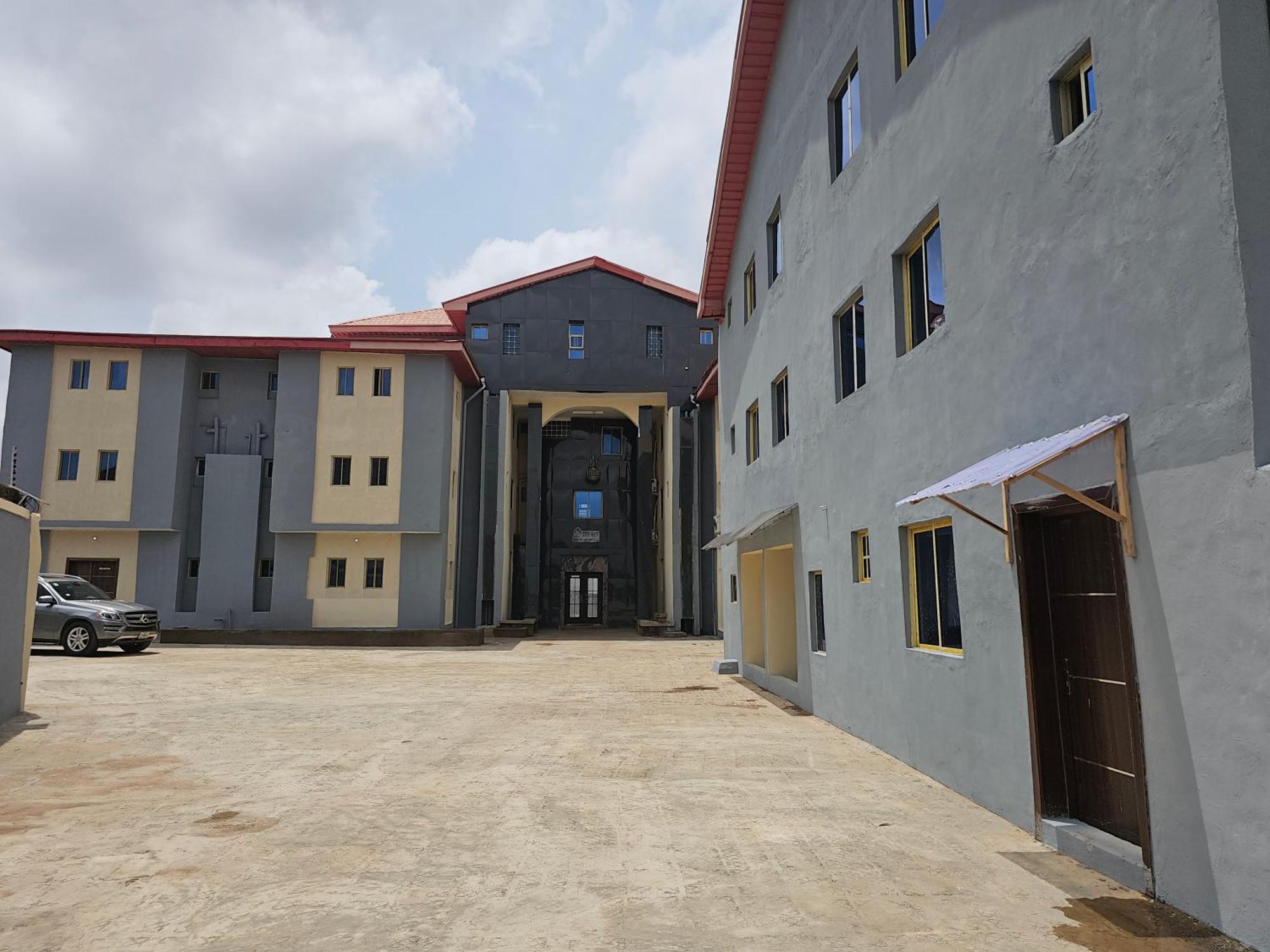 Bmh Hotel & Suites Ibadan Exterior photo