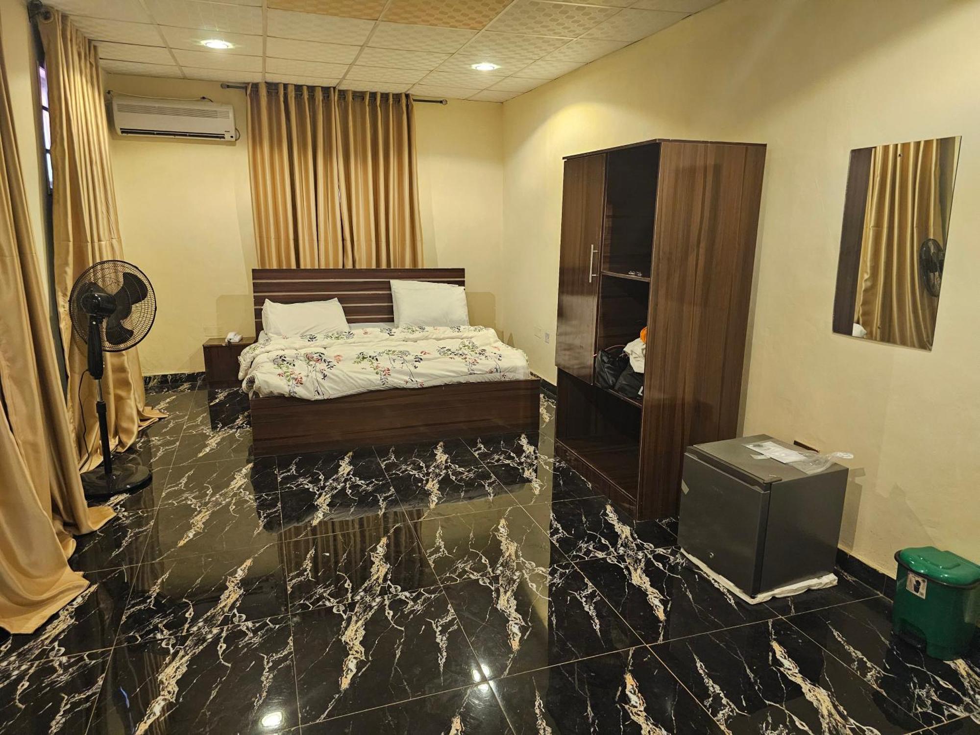 Bmh Hotel & Suites Ibadan Exterior photo
