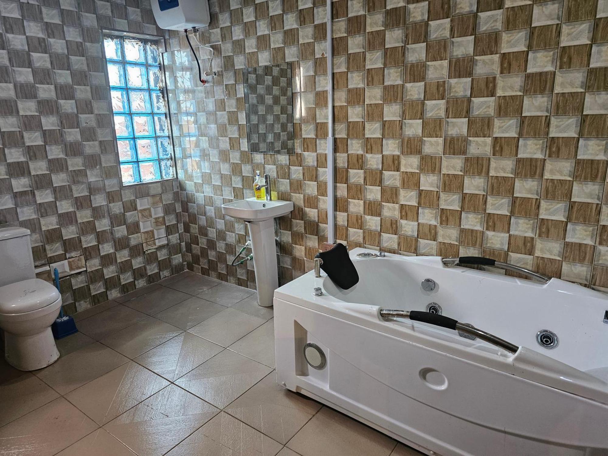 Bmh Hotel & Suites Ibadan Exterior photo